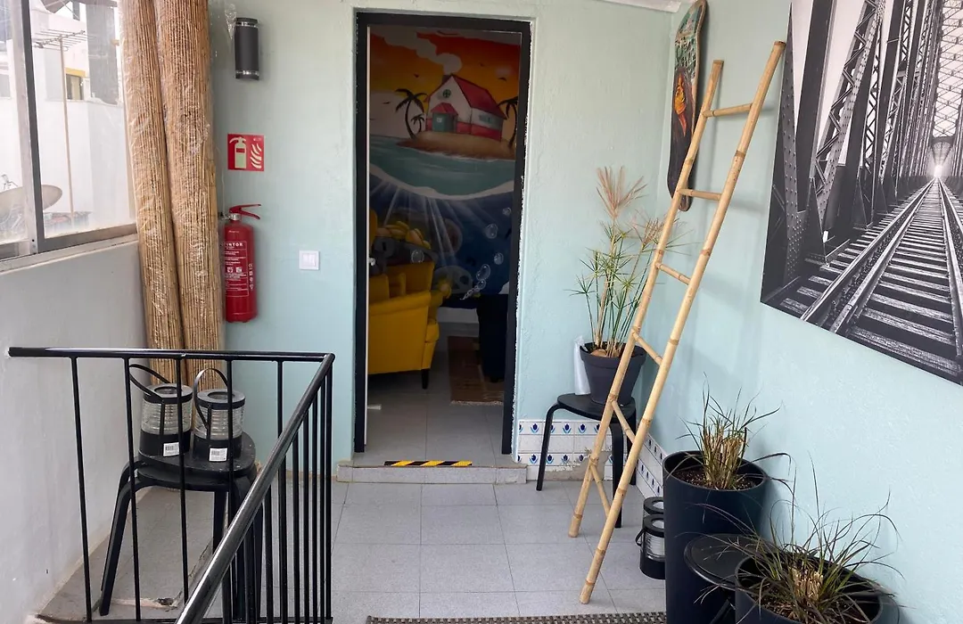 The Island Hostel & Cafe-1